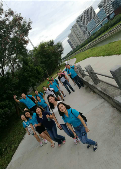 潇洒青春走一回 亲抱自然，徒步健走